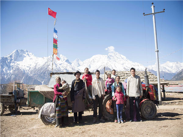 】新华社记者西藏灾区影像冰球突破平台【凤凰涅槃(图4) 】新华社记者西藏灾区影像冰球突破平台【凤凰涅槃(图4)